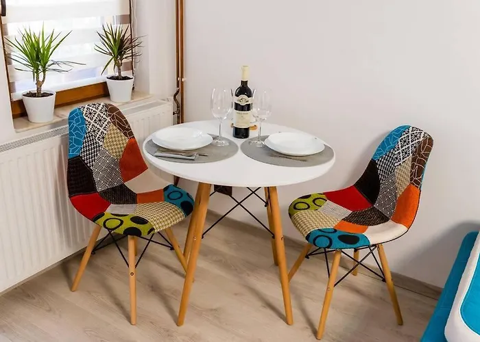 Cozy House With Nice Garden In Heart Of City Center