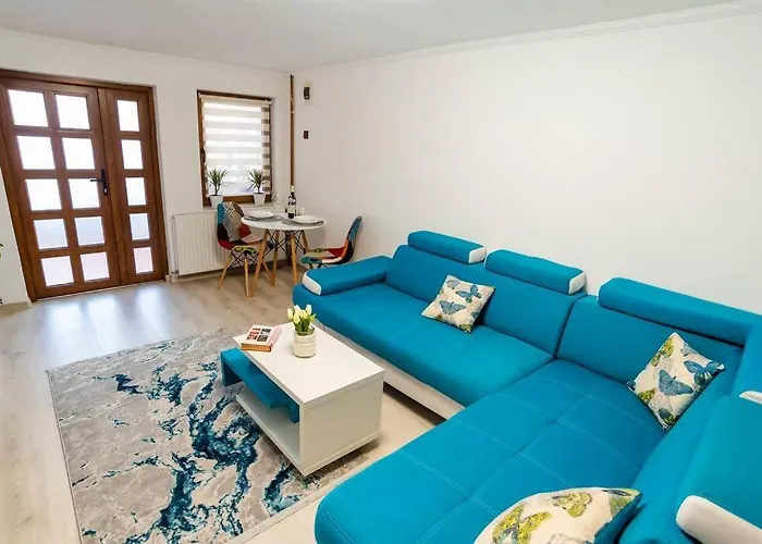 Cozy House With Nice Garden In Heart Of City Center *