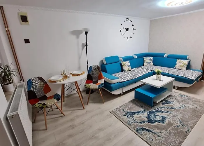 Cozy House With Nice Garden In Heart Of City Center Villa