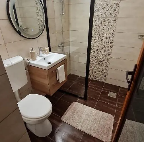 Вілла Cozy House With Nice Garden In Heart Of City Center *